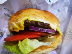 Viking经典牛肉汉堡-VIKING SALOON西部美式烟熏烤肉(和平路店)