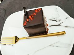 -UNI UNI(环亚凯瑟琳店)