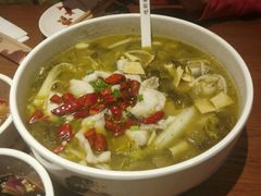 -渝是乎酸菜鱼(龙旗购物中心店)