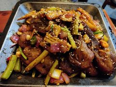 平锅鸭头-炉小二铜锅牛蛙•川湘菜(三里屯店)