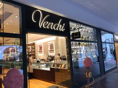 门面-VENCHI 闻绮(上海佛罗伦萨小镇店)