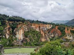 -彩色沙林风景区