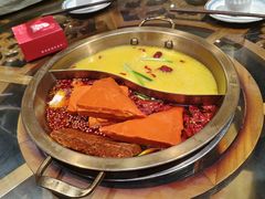 -小天鹅火锅·一线江景洪鼎旗舰店(洪崖洞店)