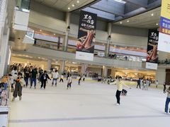 -冰纷万象滑冰场(深圳万象城店)