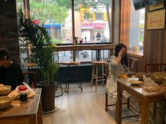 大堂-亮亮面馆(经六路店)