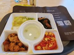 -杭州中升之星奔驰4S店(滨江店)