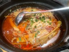 麻辣猪脑-何妹湿辣牛肉·粤式烧烤砂煲(桂雅路店)
