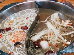 菌菇三鲜鸳鸯锅-傣妹火锅(南京东路一店)