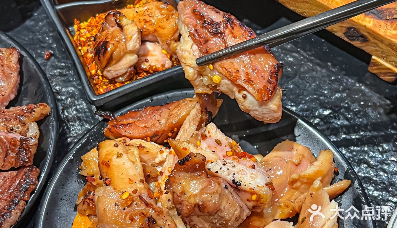 朋友带我吃的烤肉，做梦都在吧唧嘴[流泪]好香好香！