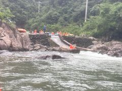 -安吉龙王山峡谷漂流