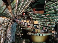 -钟书阁(珍园店)