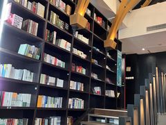 -钟书阁(松江泰晤士小镇店)