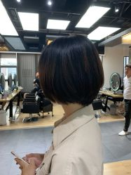 -FRIDAY星期五专业美发沙龙