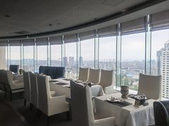 -云顶旋转自助景观餐厅