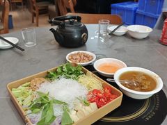 -官塘陈记鱼生·潮汕砂锅粥·牛肉火锅(潮枫路总店)