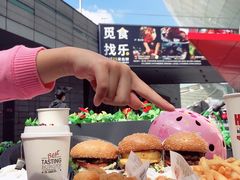 -The Habit Burger Grill 哈比特汉堡(世博店)