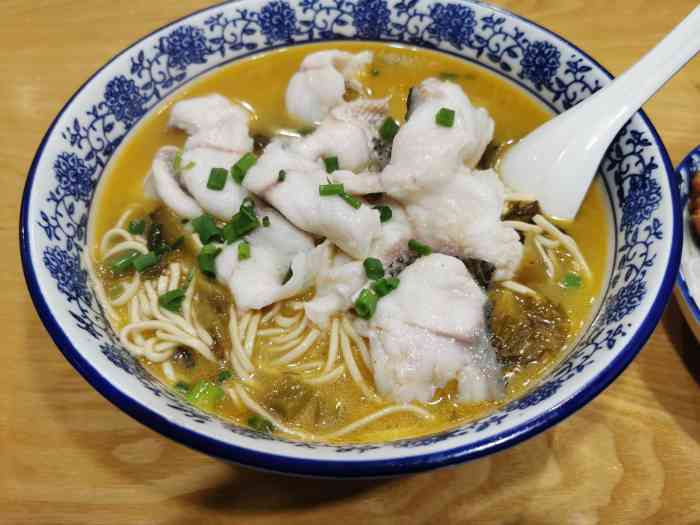 打分 「酸菜鱼」是真的很鲜美,鱼片也很有质感好,这个酸菜鱼面杭州no.