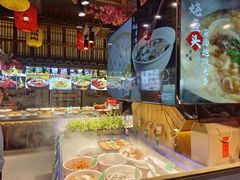 -头上红煨盐鸡·非遗院子餐厅