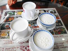 -周大娘牛乳(旧寨古村总店)