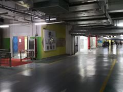 -爱琴海购物公园-地下停车场