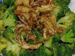 西兰花炒鱿鱼-三叔煮意