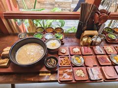 -银米·云南传统过桥米线(双廊黑金冠店)