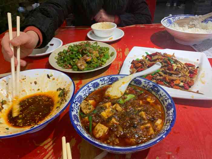 蓉香人民食堂(卓锦城店)-"「麻婆豆腐」简直划得着!一份莲藕汤,一份.