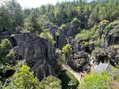 -梭布垭石林景区