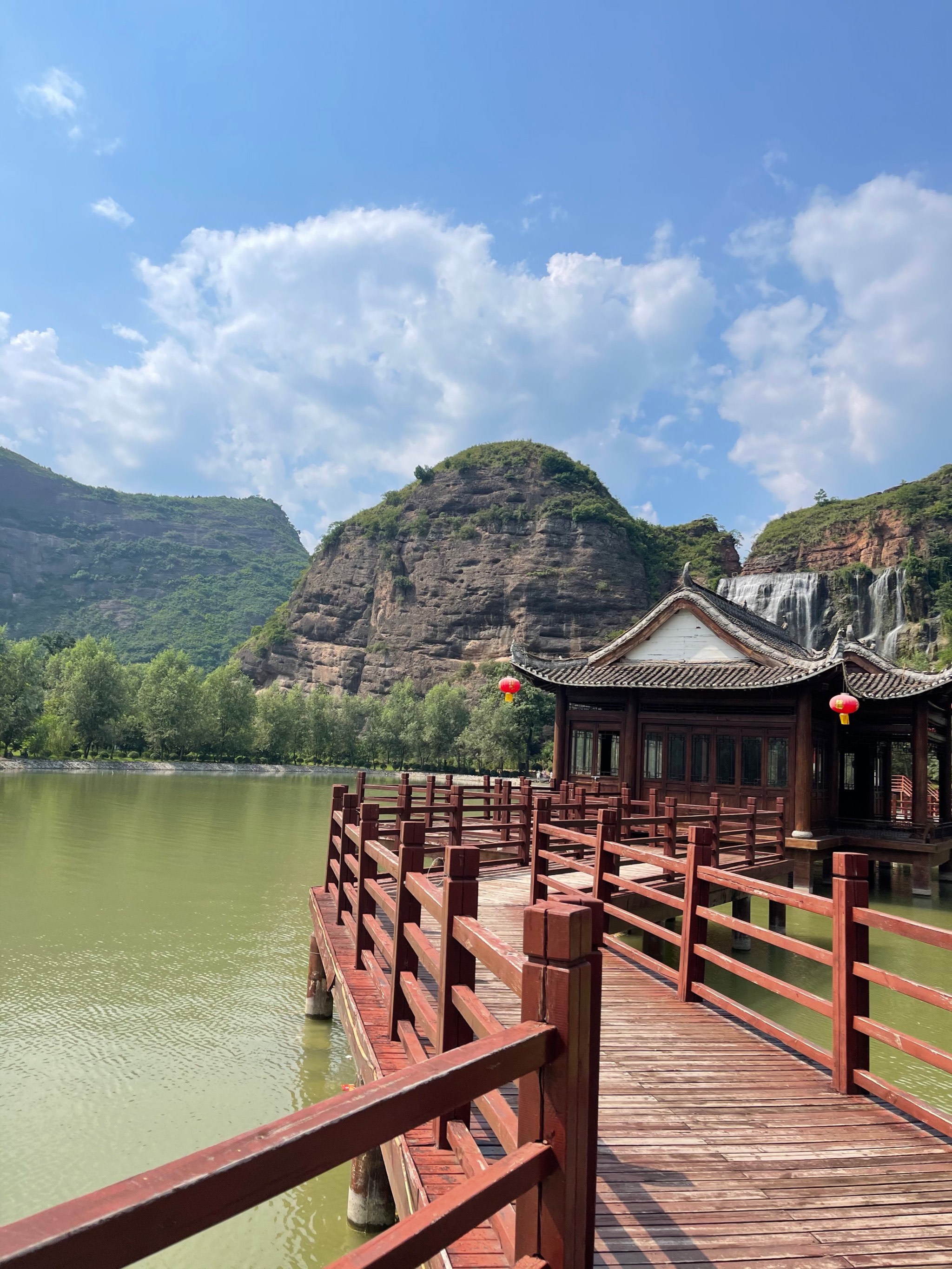 商洛月亮湾风景区介绍图片