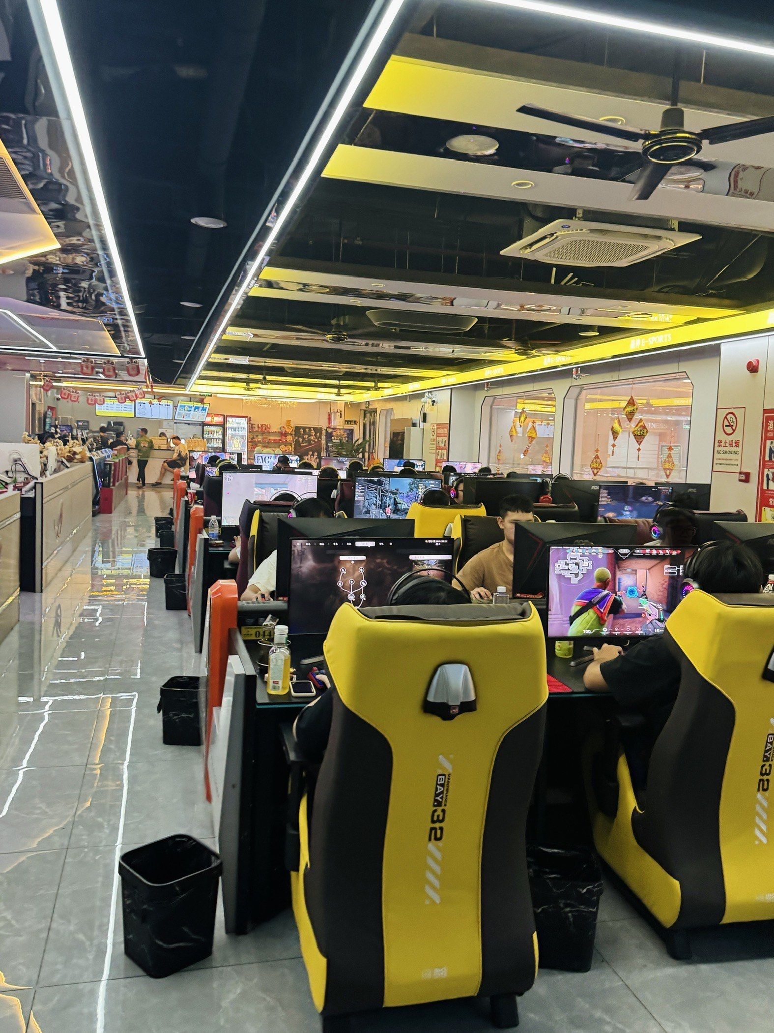 我的天!这家网咖刚开业就爆满🔥人了