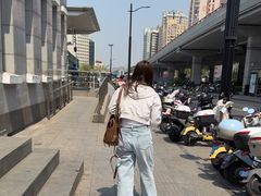 -上海游泳馆(地铁站)