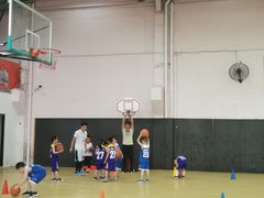 -呈康体育青少年篮球培训班(虹口店)