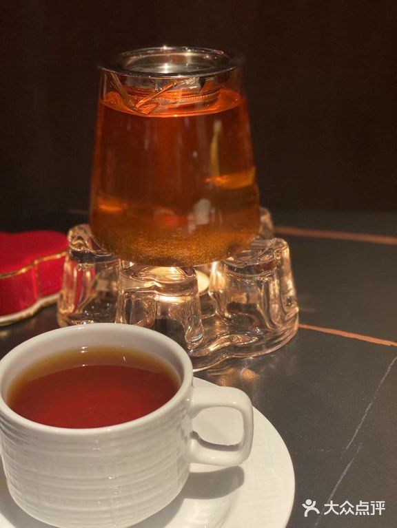 哇哦我竟然在一家饭馆里近距离看了一场川剧变脸....