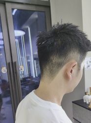 -尤司男士国潮理发馆