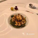 煎焗盐池羊排，闻起来超级超级香，一上桌就疯狂咽口水