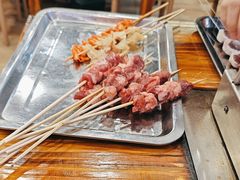 -哈尔滨小酒馆·鲜肉现穿自助烧烤(康新花园店)
