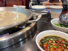 -老来福·非遗酸汤兔(凯旋路店)