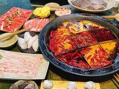 -渝嘴小老弟老火锅(华新村店)
