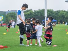 -Riverside河畔少儿足球培训(前滩店)