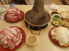 -洞庭洲·防空洞火锅·烧烤·铜锅涮肉(新百广场店)