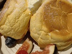 莓果奶油芝士舒芙蕾松饼-UPPER KITCHEN(延安路店)