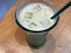 抹茶拿铁-black rainbow coffee