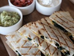 -ROAST coffee & eatery