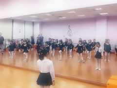 -小荧星艺校(大宁分校)