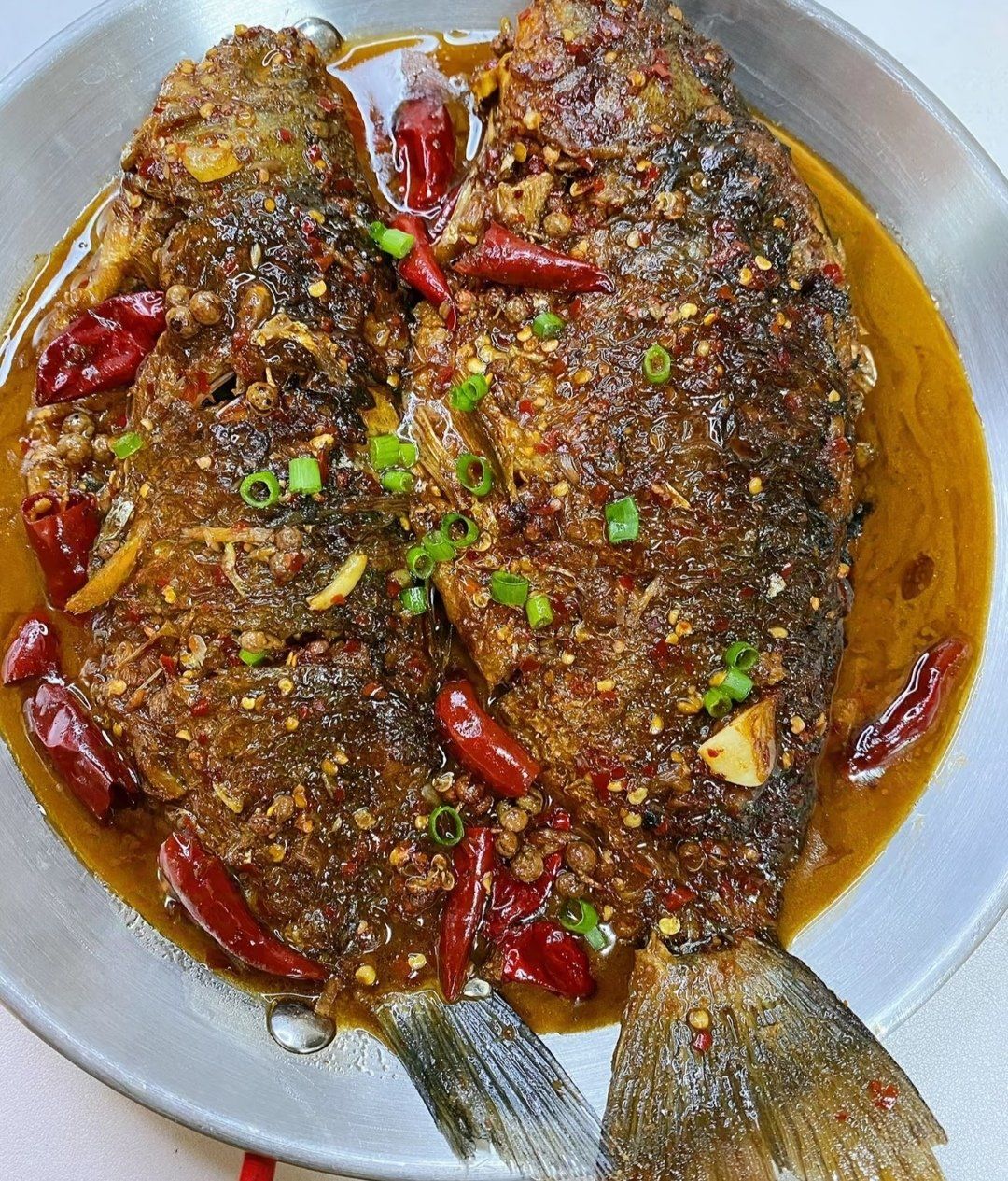 2025年青岛海鲜饭店TOP5推荐榜：老字号与新势力的味蕾对决这份避坑指南请收好