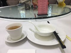 餐具摆设-广州酒家(昌岗地铁站店)