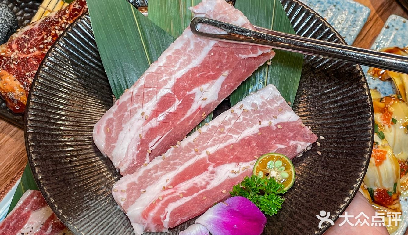 西湖边！新开的烤肉店，好好吃啊！！
