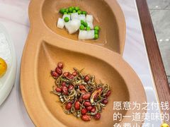 小鱼花生米-喜鼎海胆水饺(平安金融中心店)