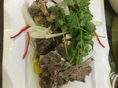 架子肉、手抓羊肉-石榴花开餐厅