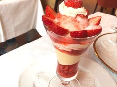 草莓芭菲-Salon de cafe(银座本店)